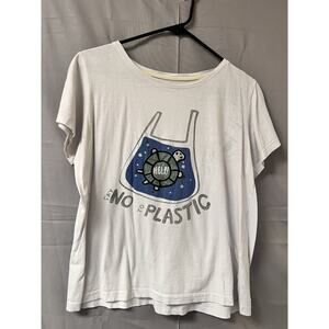 "Say No to Plastic" message and a turtle T-shirt Size Medium BR2040